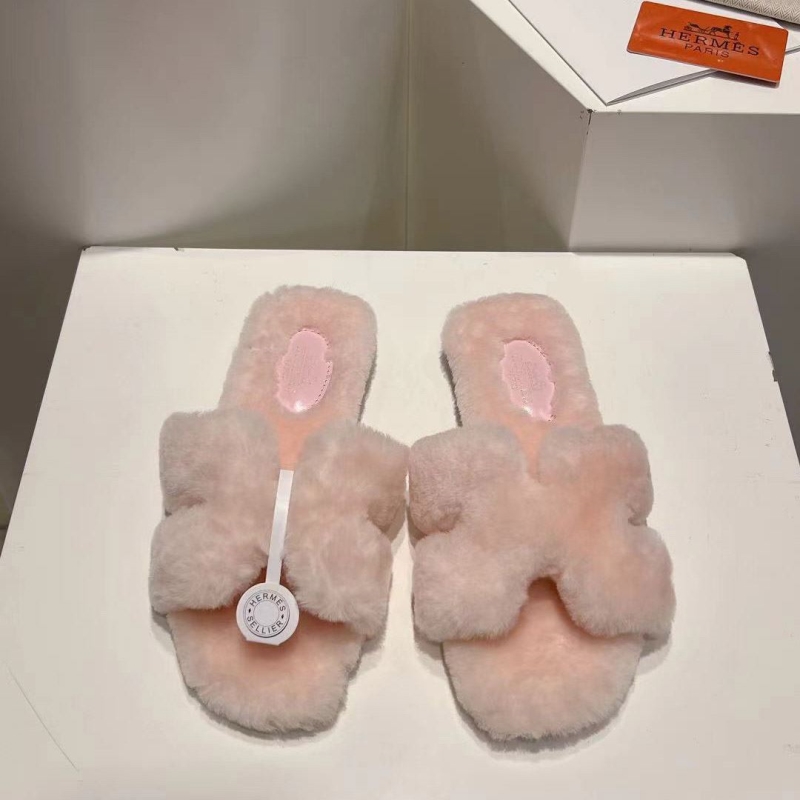 H**mes slippers